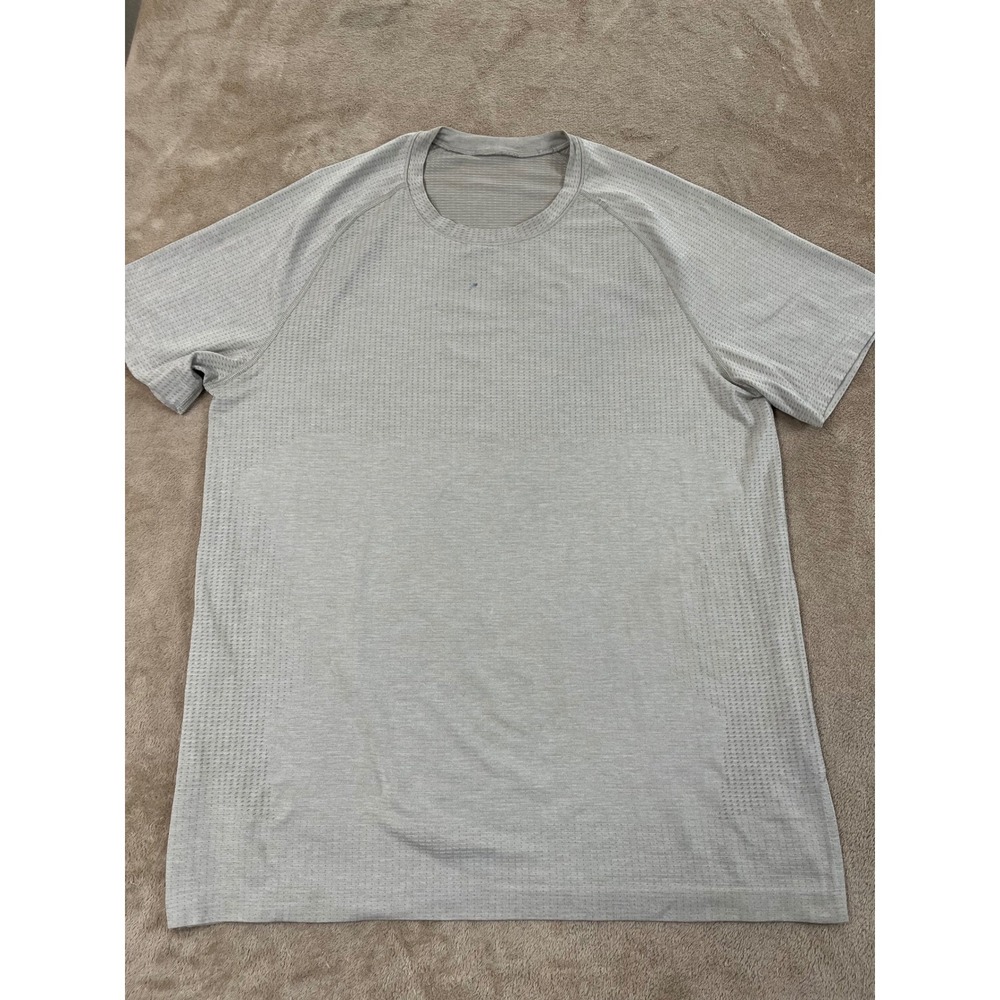 Lululemon Metal Vent Tech Men Size Large Light Gray Short Sleeve Good stained